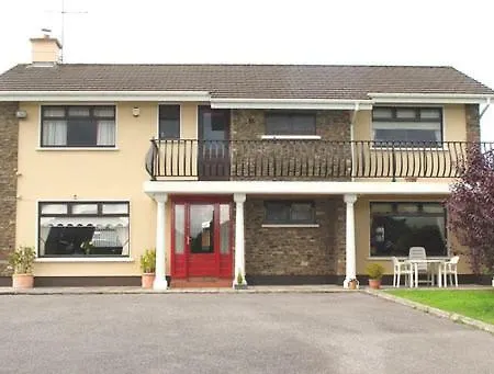 Landsted Cedar House And